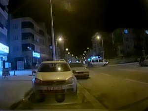 Motosikletin Araca Çarpma Anı Araç Kamerasında