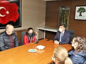 Fadıloğlu, Milli Satranççıları Ağırladı