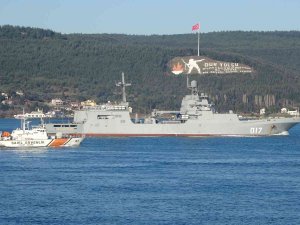 Rus Savaş Gemileri Peş Peşe Çanakkale Boğazı’ndan Geçti