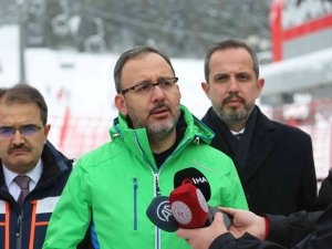 Bakan Kasapoğlu: "Daha Büyük Hedeflere Sporcularımızla, Millet Olarak Yürüyeceğiz"