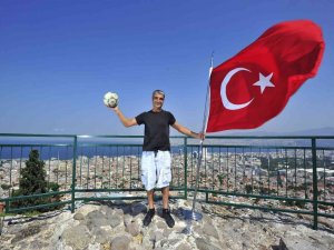 İ̇zmir, Namık Dalgakıran’ı Milli Takıma Uğurladı