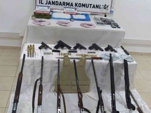 Uyuşturucu Tacirleri Jandarma Operasyonu İle Yakalandı