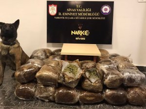 Otobüste 57 Kilo 300 Gram Esrar Ele Geçirildi