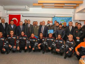 Vali Karaloğlu: “Diyarbakır’ı Belediyecilik Konusunda Merkez Okula Dönüştürürüz”