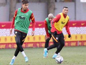 Galatasaray’da Mustafa Muhammed Takıma Katıldı
