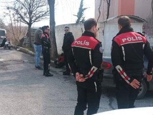 Şüpheli Kadın Polisi Harekete Geçirdi