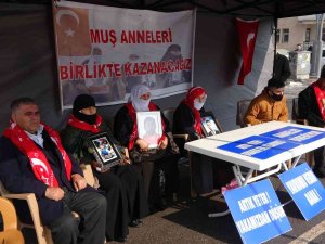 Muş’ta Ailelerin Evlat Nöbeti Dondurucu Soğukta Devam Ediyor