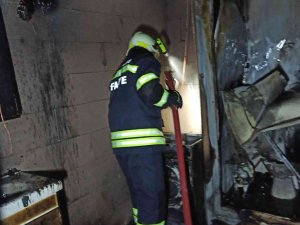 İ̇tfaiye Ekipleri Hızlı Müdahaleyle Yangını Söndürdü