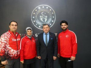 Şampiyonlardan Ali İ̇hsan Kabakcı’ya Ziyaret