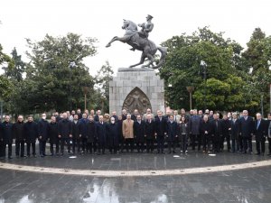 Samsun’da Tüm Siyasetçi Ve İdarecilerden Onur Anıtı’na Saldırıya Ortak Duruş