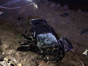 Elazığ’da Şarampole Uçan Otomobil Hurdaya Döndü: 1 Ölü, 3 Yaralı