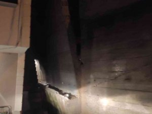 Toprak Kaymasını Önlemek İçin Yapılan İstinat Duvarı Yağmura Dayanamadı