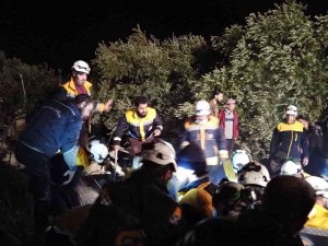 İ̇dilb’de İki Katlı Binanın Çökmesi Sonucu 4 Kişi Enkaz Altında Kaldı