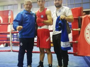 Kağıtspor’un Boksörleri Başarıyla Döndü