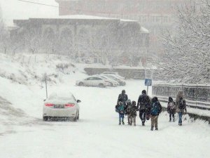 Ahlat’ta Yoğun Kar Yağışı