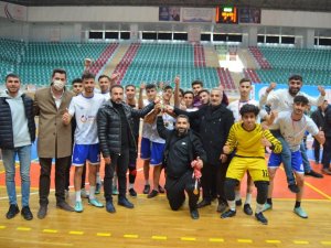 Liselerde Şampiyon Bağlar Anadolu Lisesi