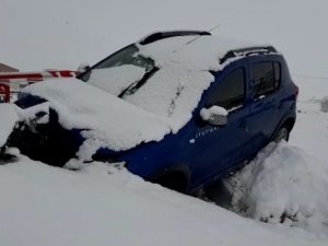 Kar Yağışı Ve Buzlanma Kazayı Beraberinde Getirdi, O Anlar Kameraya Yansıdı