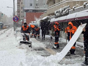 Niğde’de Kar Yağışı Hayatı Olumsuz Etkiliyor