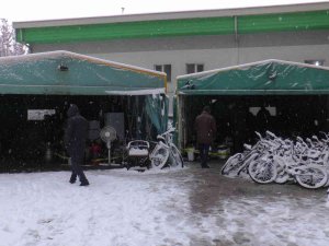 20 Kamyonet Çalıntı Malzeme Emniyet Bahçesinde Sergilendi, Sahiplerini Bekliyor