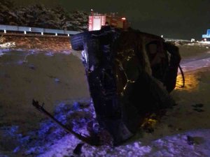 Büyükbaş Hayvanlara Çarpan Otomobilin Sürücüsü Yaşamını Yitirdi