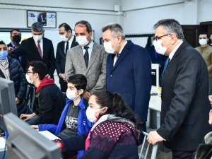 Vali Elban: "Daha Çok Öğrencimiz Meslek Eğitiminde Yer Almalı"