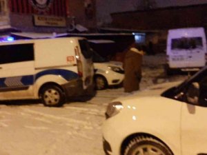 Otopark Çalışanı Kazara Kendini Vurdu