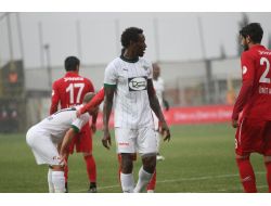 Akhisar Belediyespor’da 3 İsimle Yollar Ayrıldı