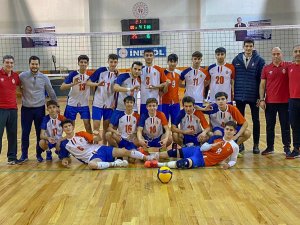 İ̇negöl Belediyespor Yıldız Voleybol Takımı Adını Türkiye Finallerine Yazdırdı