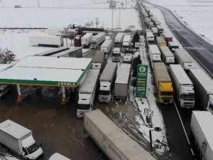 Aksaray’da 3 Karayolu Tipi Sebebiyle Trafiğe Kapandı