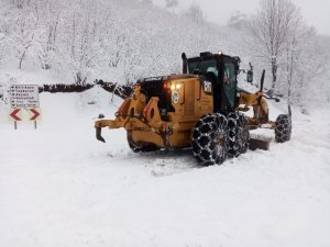 Kar Sebebiyle Kapanan 63 Mahalledeki Okul Yolları Açıldı