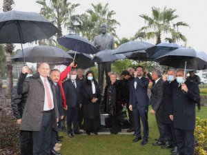 Aosb’ye Hacı Sabancı’nın Büstü Dikildi