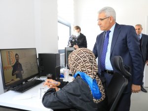 Güder’den Öğrencilere Kütüphanede Sürpriz