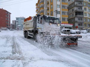 Niğde Belediyesi Kar Ekipleri Teyakkuzda