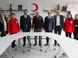 Türk Kızılay Manisa Ve Yeşilay Manisa’dan ’Yeşilay Yanımda, Gönüllüler Sahada’ Projesi