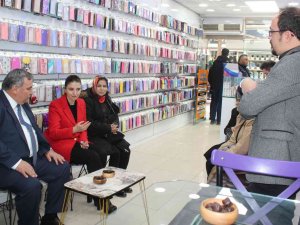 Ak Parti’li Kıvırcık Alaşehir’de Esnaf Ziyareti Yaptı, Vatandaşla Buluştu