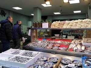 Tezgahlarda Hamsi Bereketi
