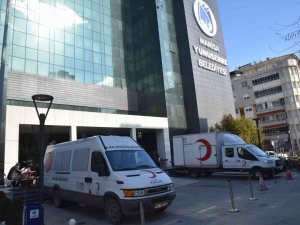 Yunusemre Belediye Personelinden Kızılay’a Kan Bağışı