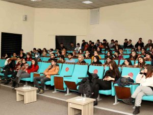 Yks’ye Hazırlanan Öğrencilere Seminer