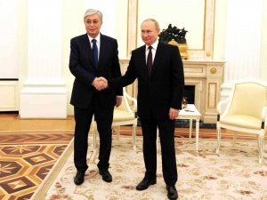 Putin: "Kazakistan, Uluslararası Çetelerin Kurbanı Oldu”