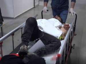 Gençlerin Alacak Verecek Kavgası Kanlı Bitti: 1 Ağır Yaralı