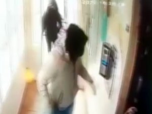 Bina Sakini Gibi Geldiler, Lastikleri Çalıp Götürdüler