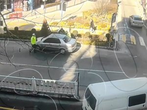 Otomobil Hırsızı Çaldığı Araçla Yakalandı