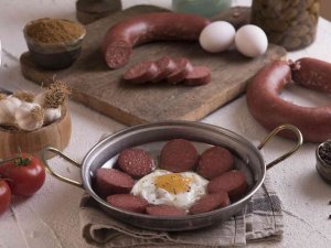 Afyonkarahisar’da Kayseri’nin 8-9 Katı Sucuk Üretiliyor