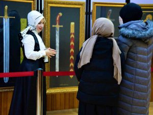 Topkapı Sarayı’ndaki Kutsal Emanetler, Tarih Meraklılarının Ayağına Gidiyor