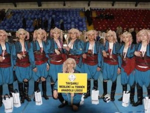 Tavşanlı Mesleki Ve Teknik Anadolu Lisesi Halk Oyunları Ekibi İl Birincisi Oldu