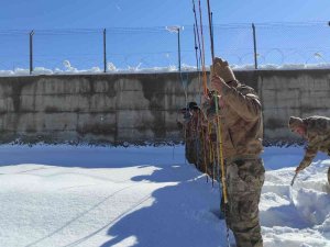 Bingöl’de Güvenlik Korucularına Çığ Eğitimi Verildi