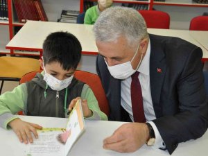 Kars’ta 552 Okulun 321’ine Kütüphane Kuruldu