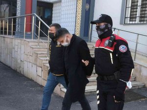 Rehin Aldıkları 2 Gencin Ağzına Silah Dayayıp Kadın Elbisesi Giydiren 4 Kişilik Çete Hastaneye Götürüldü