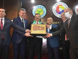 Hisarcıklıoğlu: “Dünyada Üyesine Kefil Olan Tek Kuruluşuz"