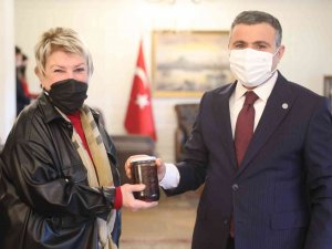 Dağ Çileği Kooperatifinden Vali Atay’a Ziyaret